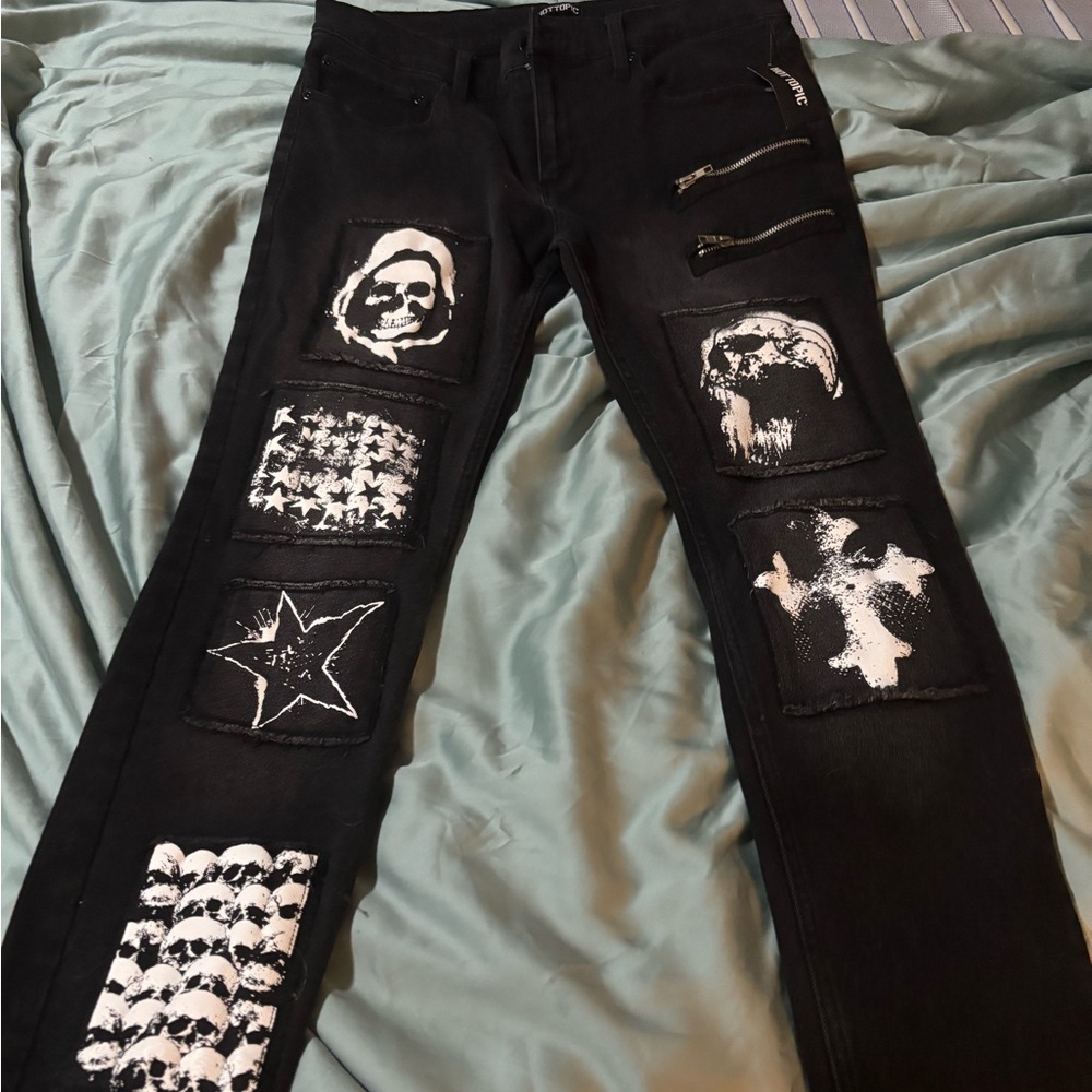 Brand new with tags hot topic women’s Goth jeans black 32 x 34